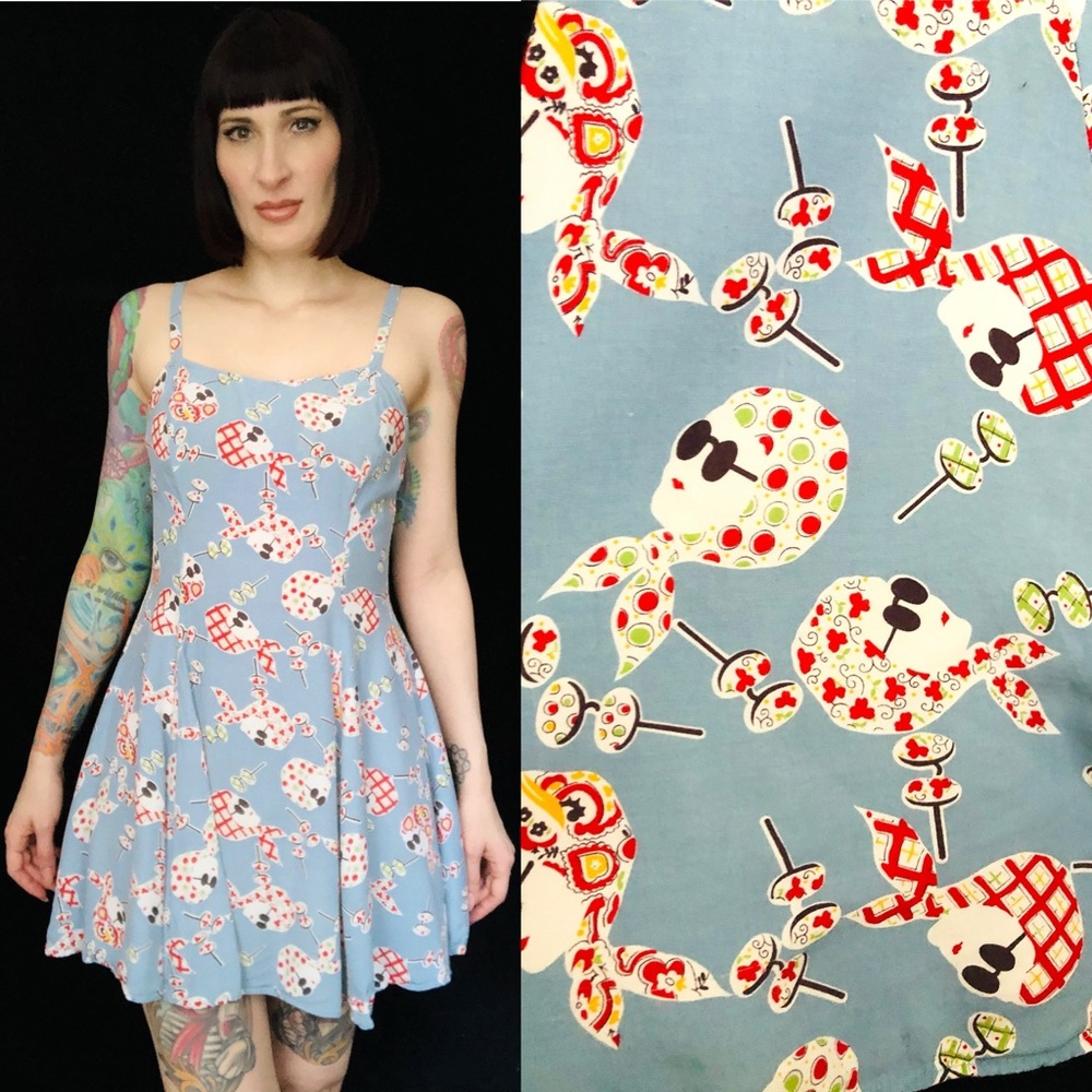 Vintage 1990s 1940s Lady Face Headscarf Novelty Print Rayon Fit N Flare Dress